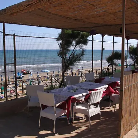 Hotel Baia Calenella 2*